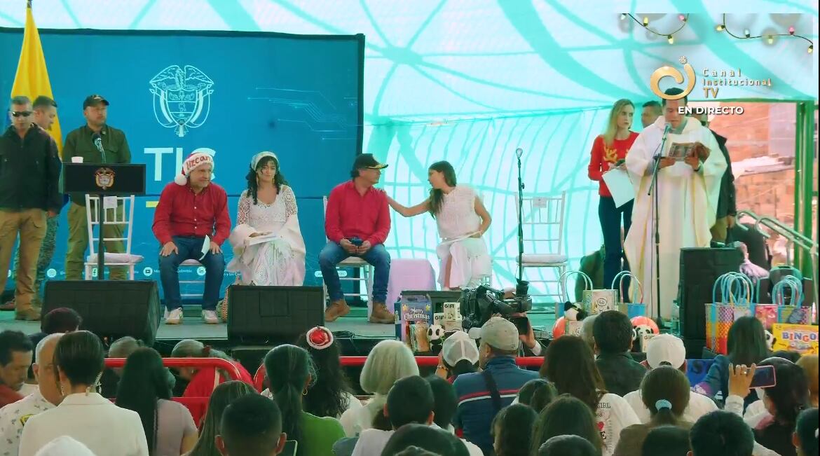 Gustavo Petro, acompañado de su familia, se encuentra en Zipaquirá para participar en la 'Novena por la Vida' y revelar el ajuste salarial para el próximo año.