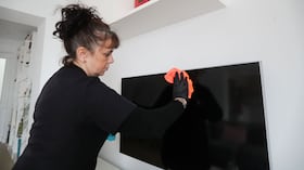 Mantener la pantalla limpia ayuda a conservarla en buenas condiciones.