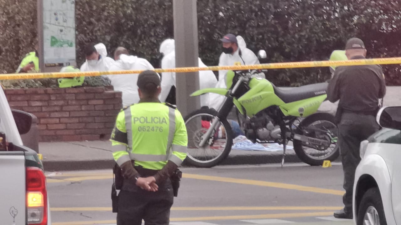 La víctima responde al nombre de Edwin Caro Gómez, un patrullero que llevaba prestando su servicio hacía cinco meses y hacía parte del cuadrante 12 de la localidad de Chapinero. Foto: Pia Wohlgemuth