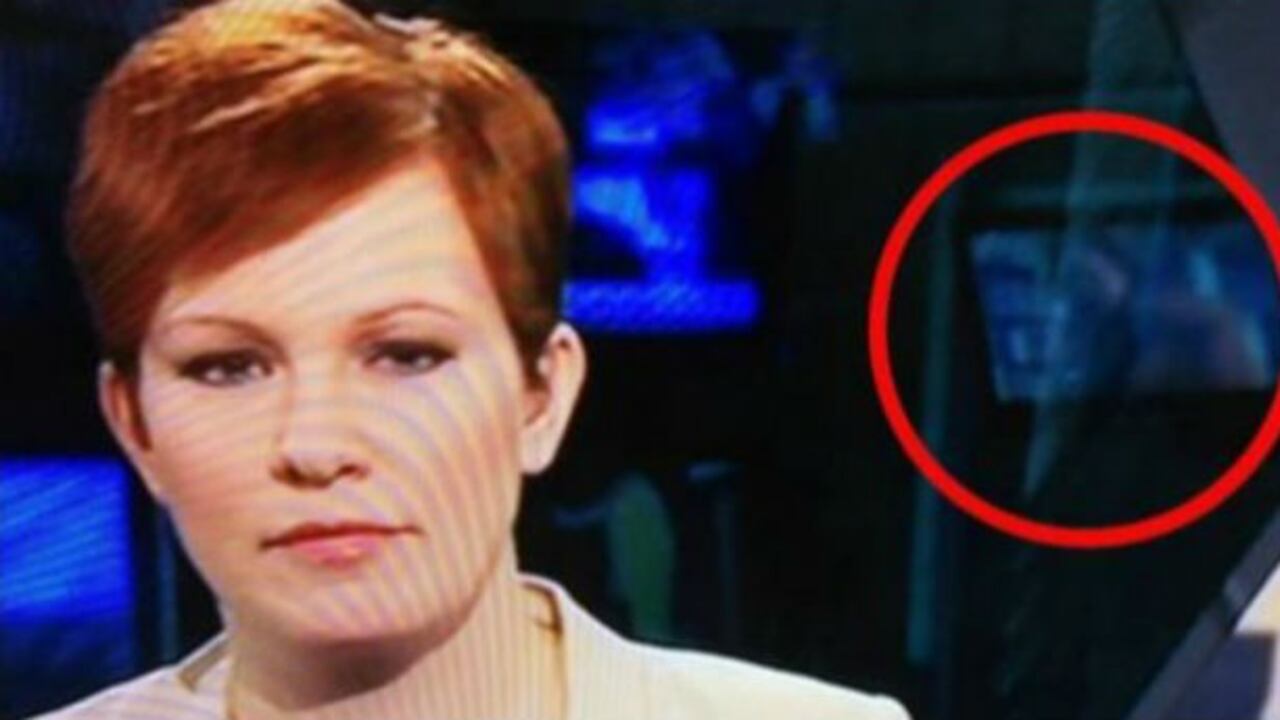 Emisión en la que se proyectaba una película pornográfica.