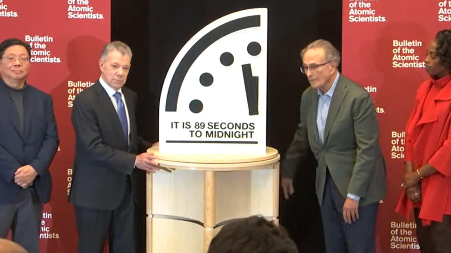 Juan Manuel Santos participó en la revelación del 'reloj del fin del mundo'.