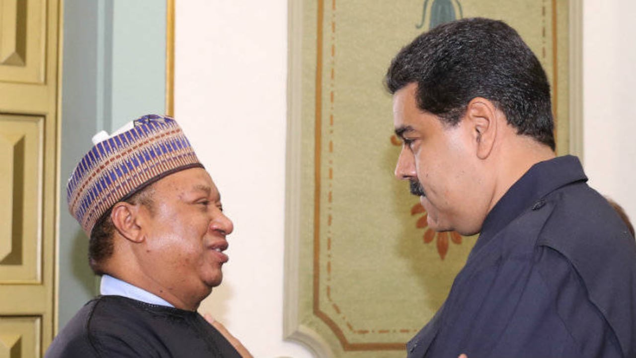 Mohammed Barkindo, secretario general de la Opep, y Nicolás Maduro, presidente de Venezuela. Foto: EFE