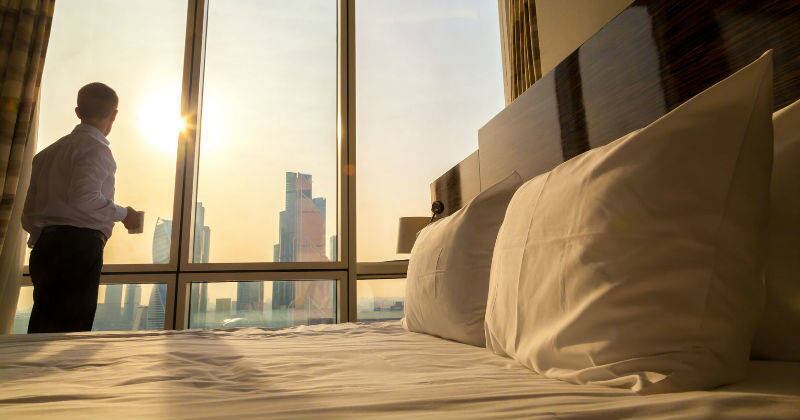 Elegir el mejor lugar para hospedarse es clave para un buen descanso.