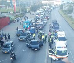 Este tiroteo ha generado congestión vehicular sobre esta importante vía de la capital colombiana.
