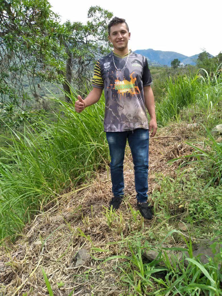 Al parecer el conductor de la moto iba con exceso de velocidad