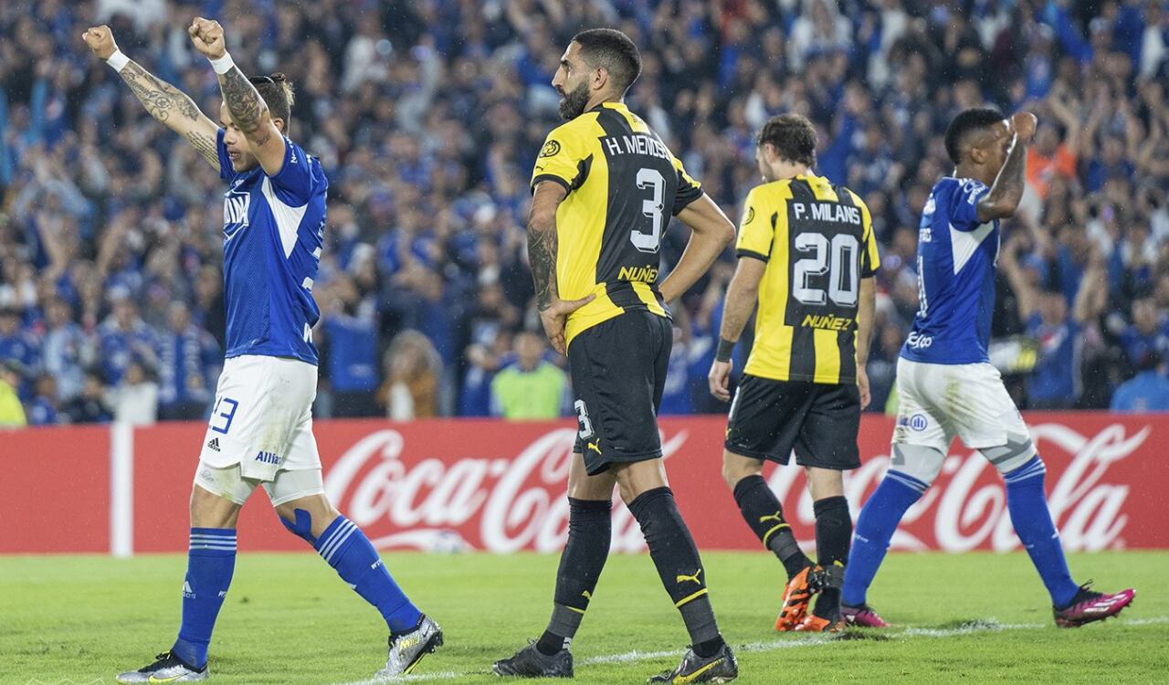 Un infortunio de Peñarol, dio el segundo gol para la goleada azul.