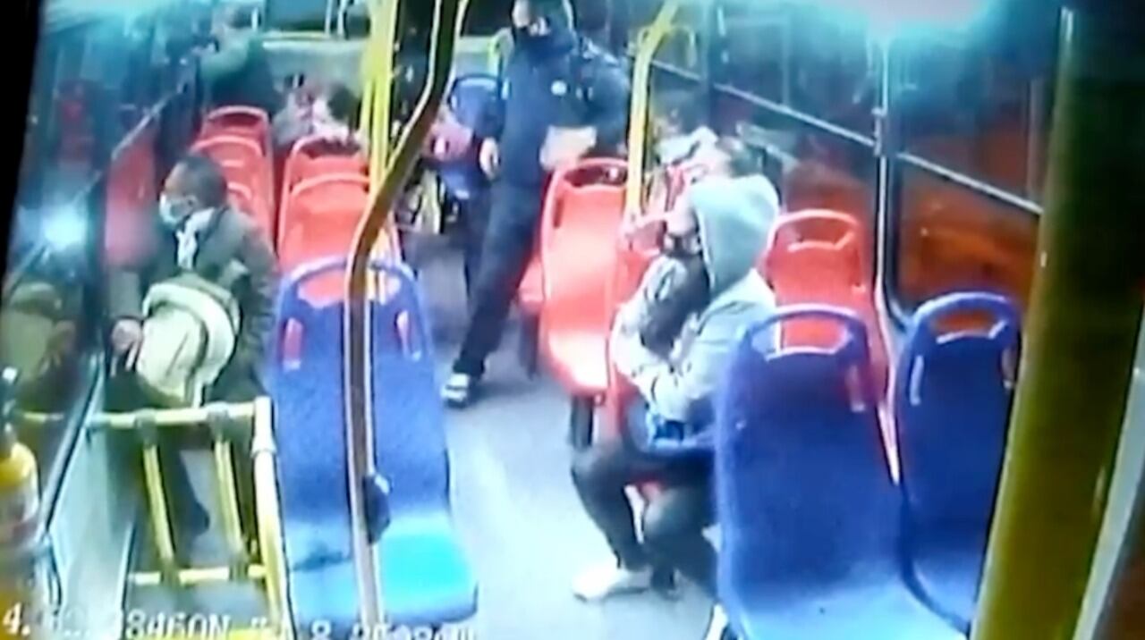 Ladrones dispararon a bus del SITP que no se detuvo ante sus amenazas, el hecho quedó registrado