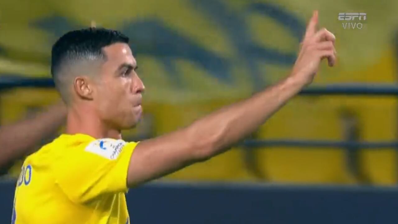 Cristiano Ronaldo rechazó penal que le habían cobrado a favor.