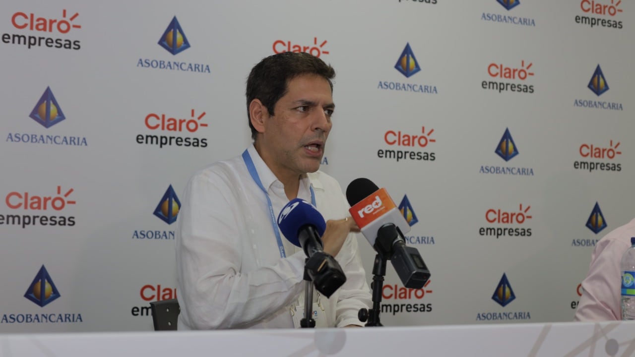 Presidente de Claro Colombia, Carlos Zenteno