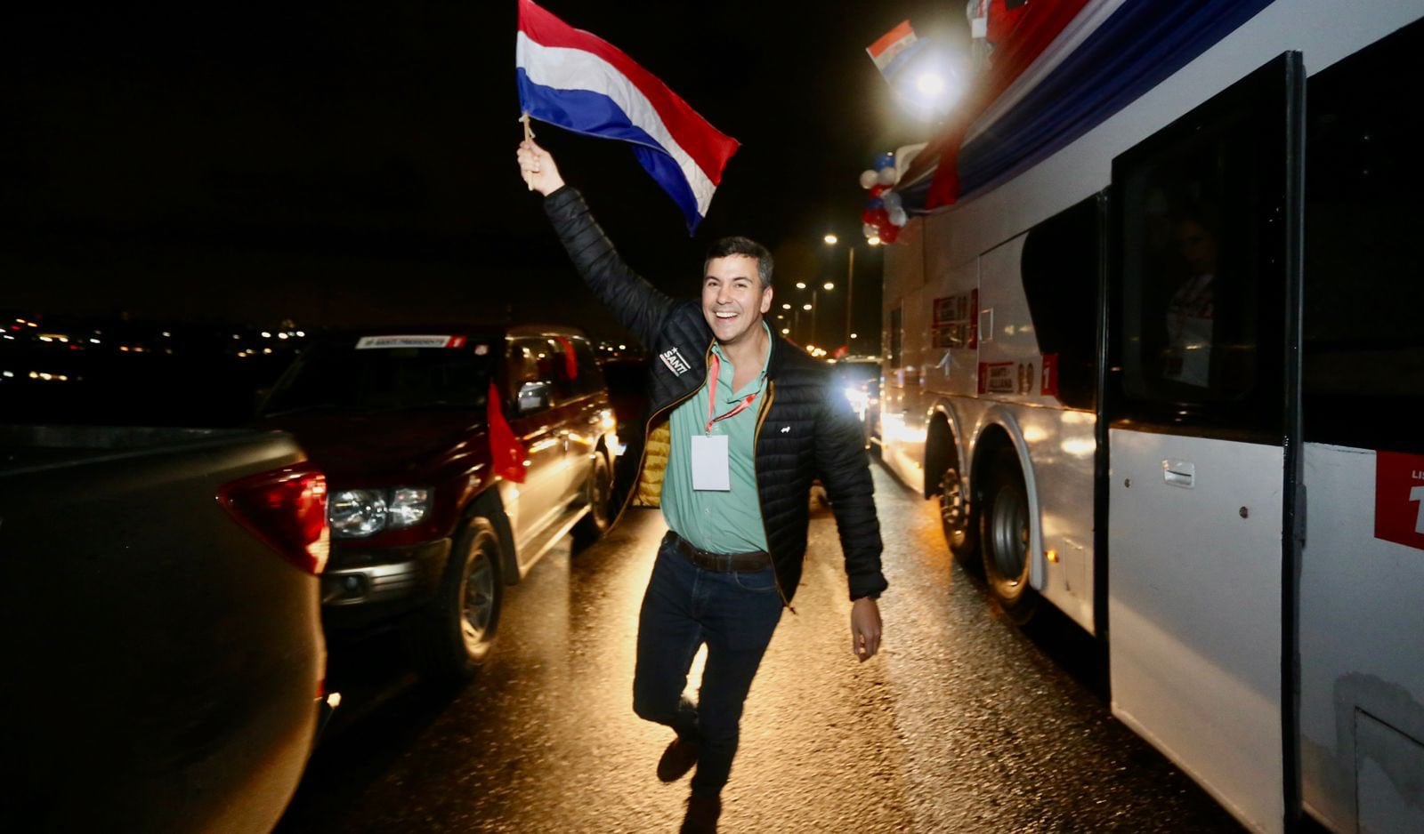 De momento, Santiago Peña lidera los sondeos .