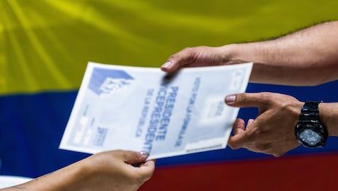 Según datos oficiales, 1.096.368 colombianos residentes en el exterior hacen parte del censo electoral.