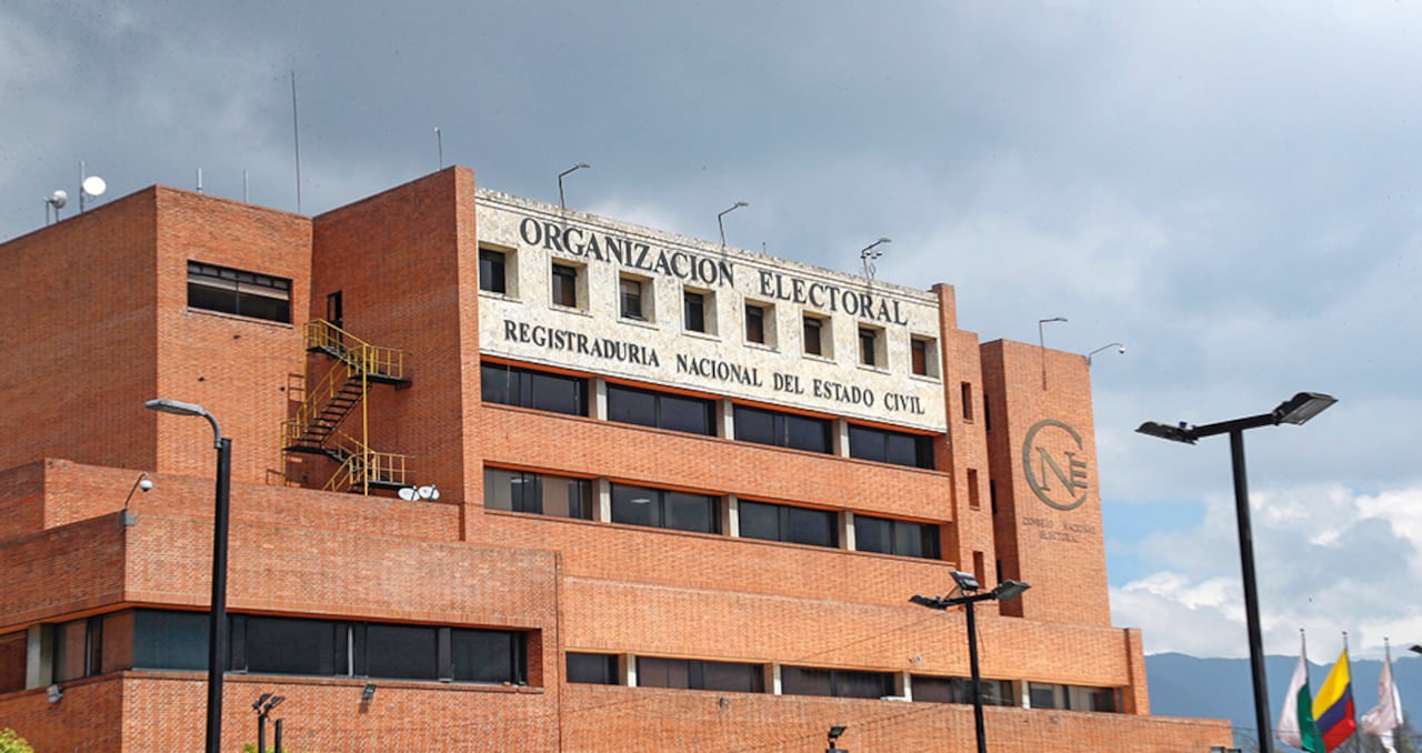 Felipe Bautista, presidente de TGS, ha sostenido encuentros con representantes de Toppan Gravity. Su hijo, Sebastián Bautista, tiene un cargo en esa empresa en otro país.