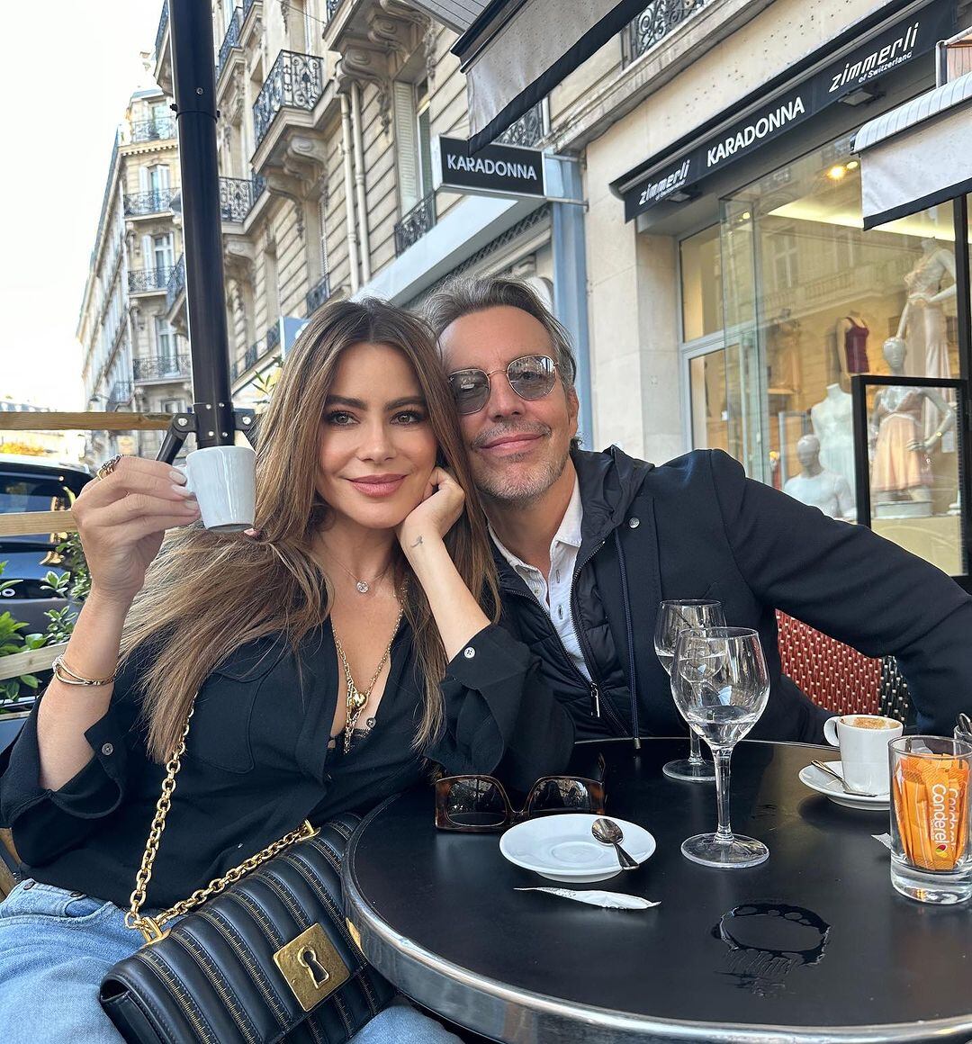 La actriz estuvo en París con el exmanager de Luis Miguel