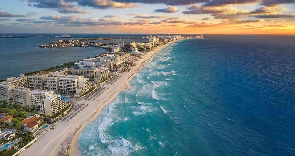 Cancún. Al menos 41 hoteles de Cancún, Puerto Morelos e Isla Mujeres abrieron sus puertas con un aforo del 30%. En julio iniciarán una campaña para atraer más turistas. Foto: Cortesía Despegar.com