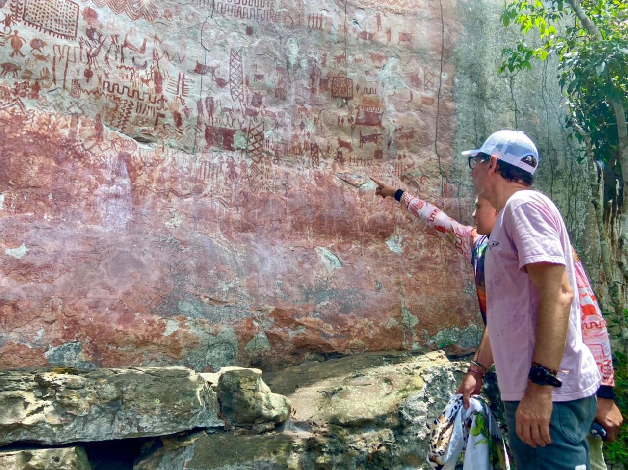 Alejandro Gaviria en Cerro Azul, Guaviare.