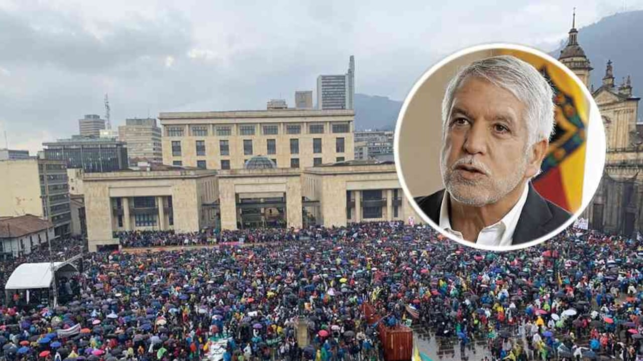 El alcalde había tomado la medida de no permitir el ingreso de manifestantes a la plaza porque desde el 1 de diciembre se adelanta la instalación del montaje de la decoración navideña.