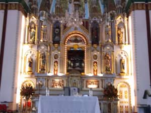 La Basílica del Señor de los Milagros es uno de los sitios de turismo religioso más importantes de Colombia.