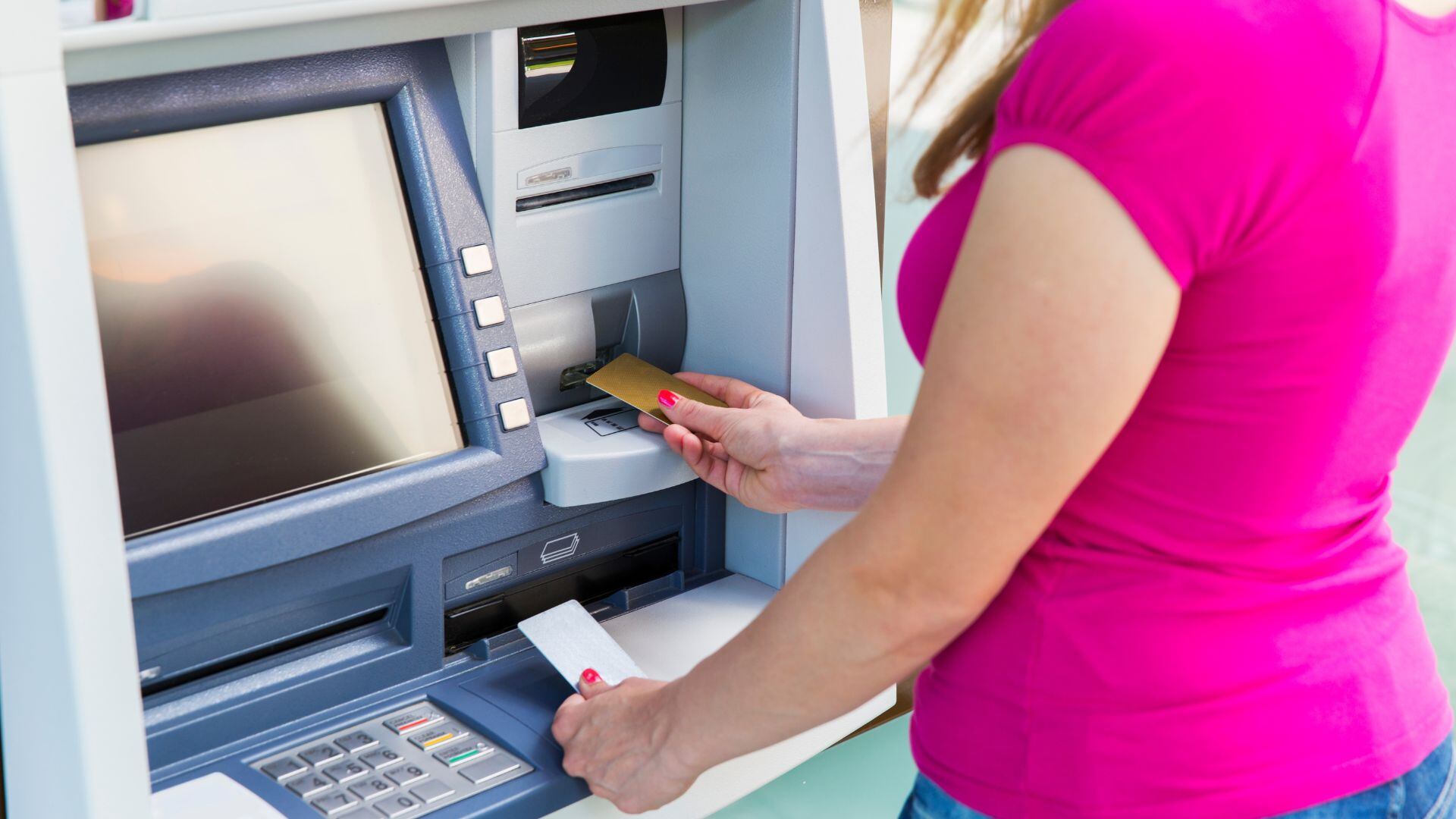 Aunque los cajeros están controlados por bancos y cuentan con sistemas de seguridad, no están exentos de ataques.