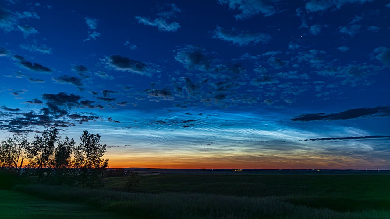Las nubes noctilucentes se observan con más frecuencia y generan preguntas entre los científicos.