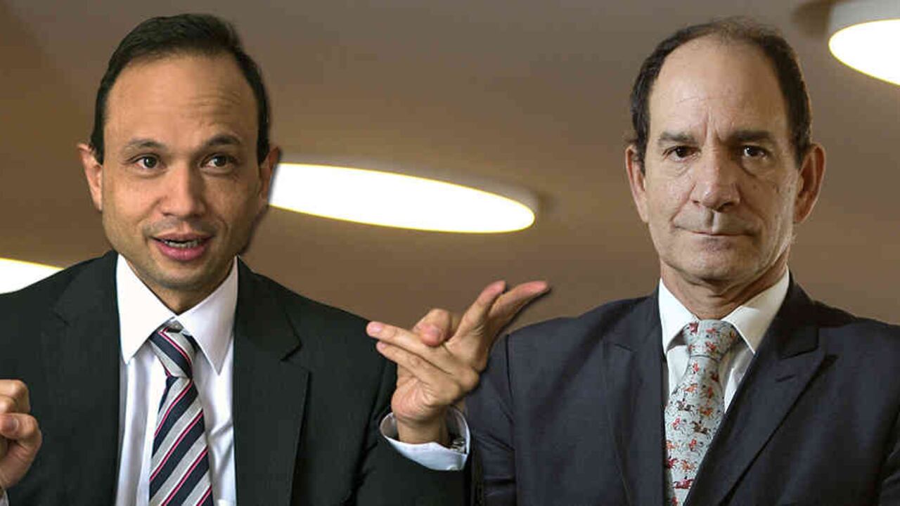 El magistrado Carlos Bernal y Juan Carlos Henao, rector de la Universidad Externado de Colombia.