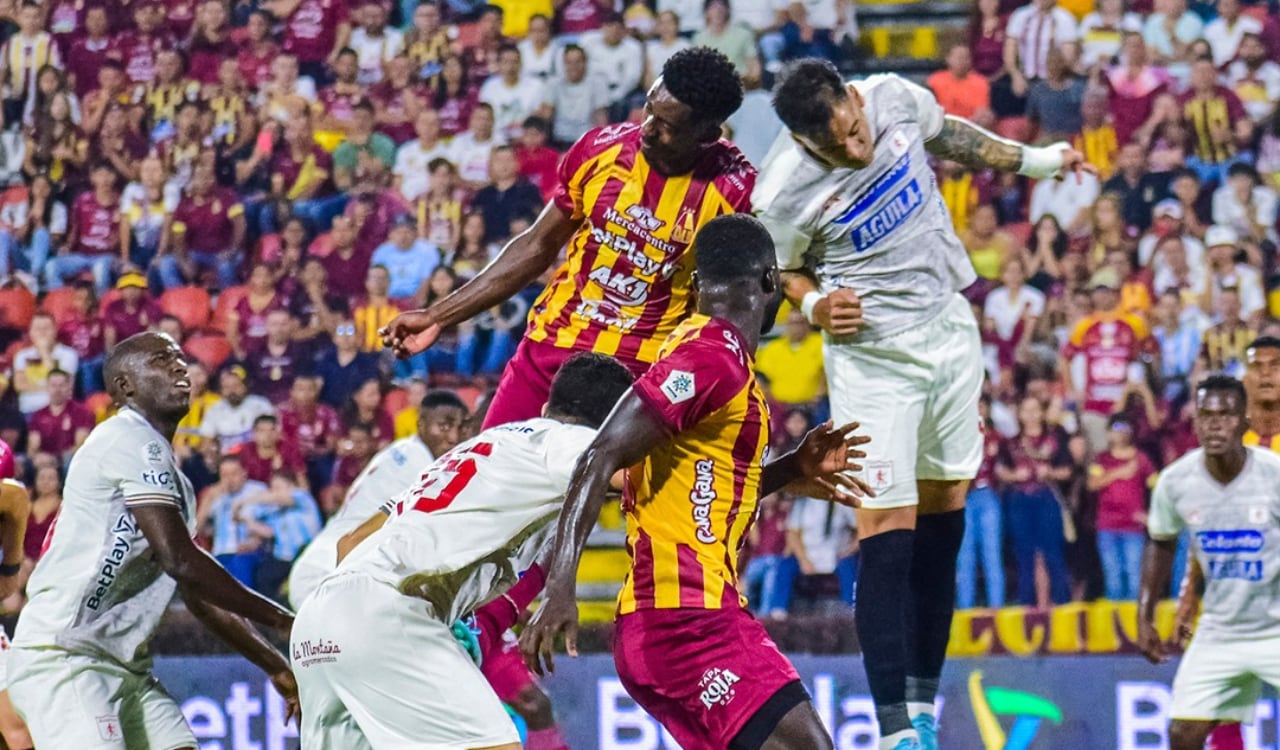 Una jugada a balón parado, terminó sentenciando el juego en favor de los locales.