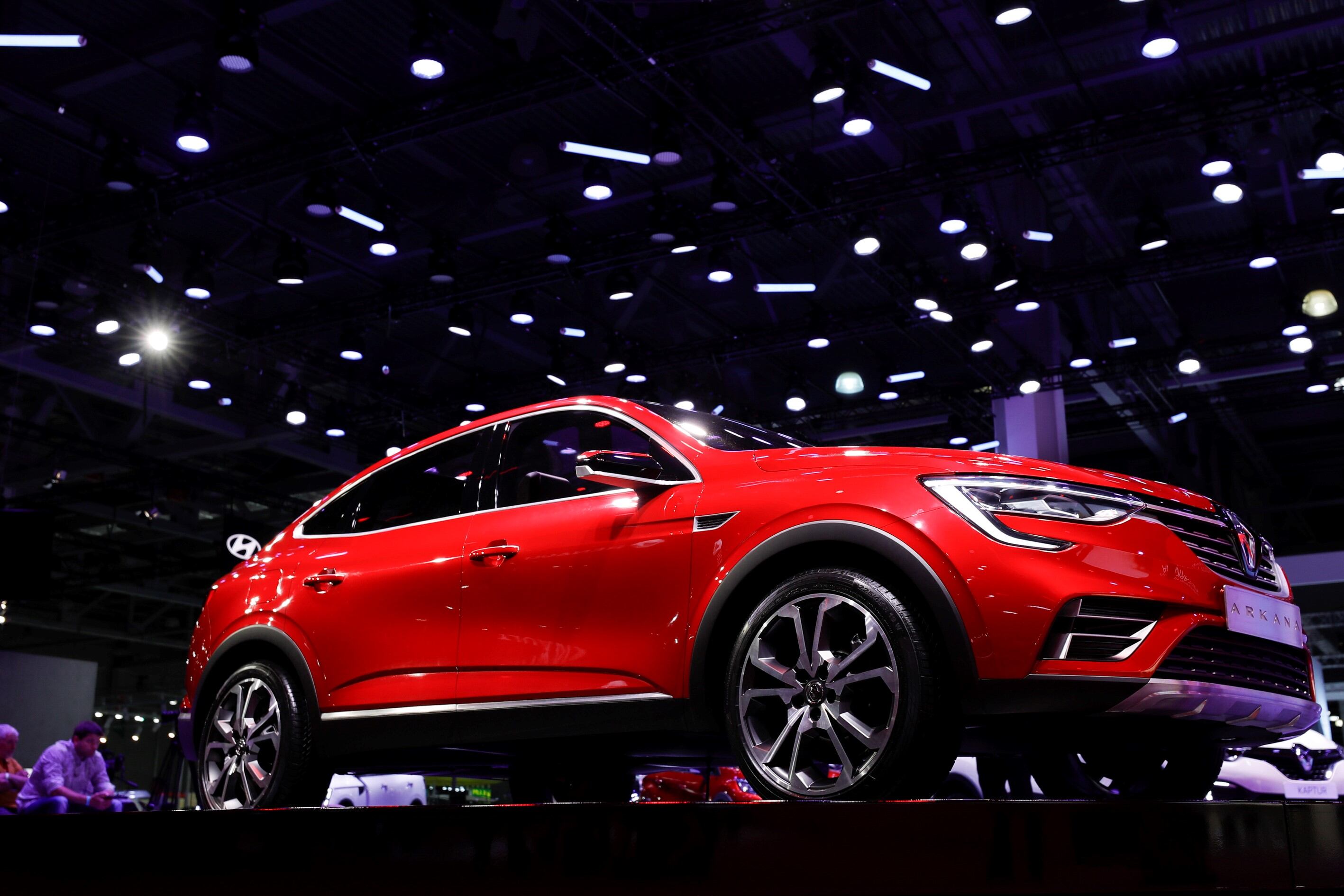 Renault presentó Arakana, un SUV cupé híbrido que viene en dos versiones.