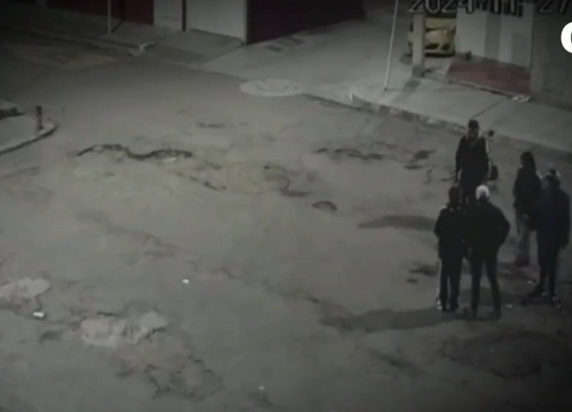 Todo quedó registrado en un video captado por las cámaras de seguridad del sector.