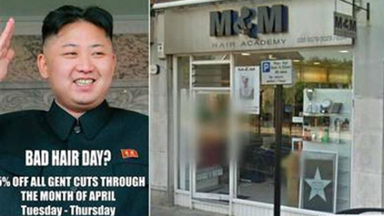 Una foto del dictador norcoreano Kim Jong-Un con su peinado distintivo fue usada para anunciar descuentos en M&M Hair Academy en Inglaterra. Foto: Google Street View.