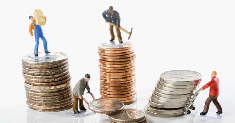 "El impacto más delicado está aún por venir y es el hueco fiscal que se abre para el año 2026. Al anticipar en el 2025 los recursos que normalmente se pagarían en el 2026, el Gobierno está comprometiendo la sostenibilidad futura de las finanzas públicas".