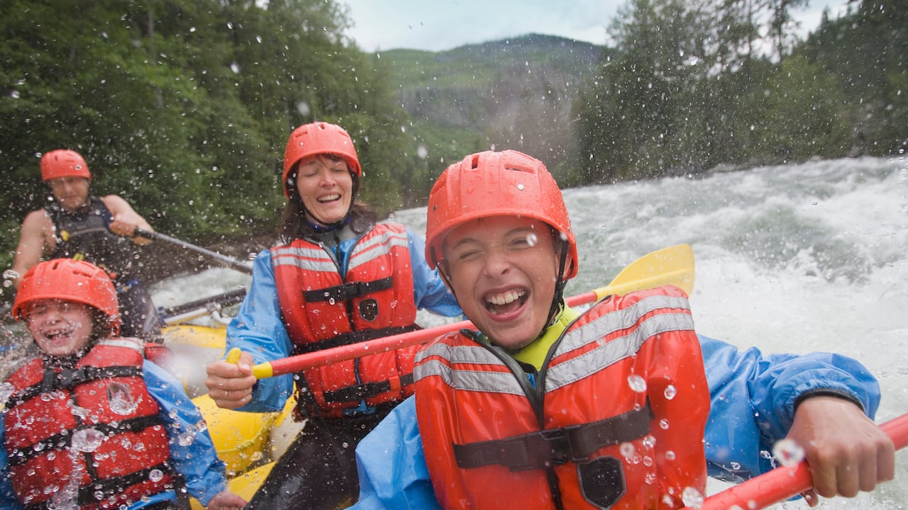 Estos son los mejores destinos para practicar rafting en Colombia