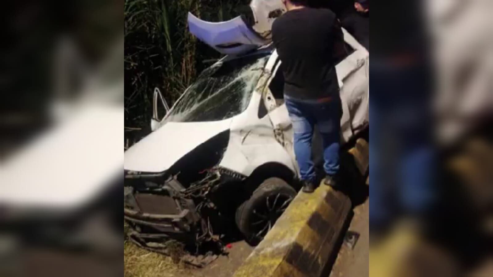 Vehículo protagonizó aparatoso accidente en el kilómetro 18, cerca a Cali; mientras lo grababan, conductor se salió de la vía.