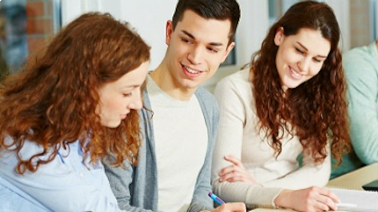 El contacto entre el inglés y el español en Miami se ha sostenido por más de medio siglo. Foto. 123RF.