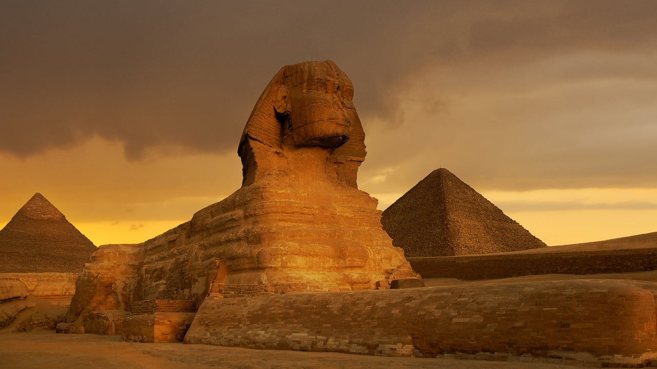 El complejo de la Esfinge y la Pirámide de Giza, Egipto.