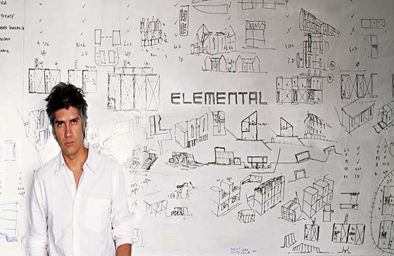 Alejandro Aravena es el cuarto latinoamericano en ganar el prestigioso Premio Pritzker. Foto: Cristobal Palma/ELEMENTAL via AP