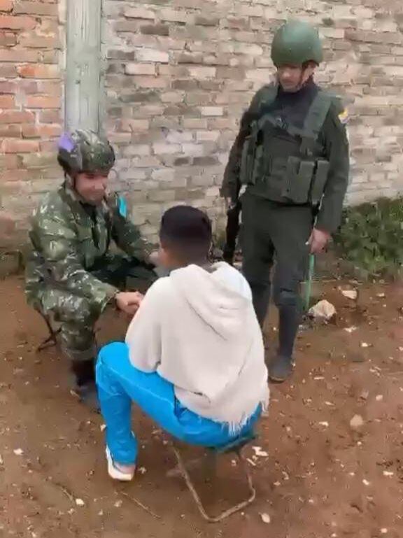 Ejército logró rescatar a dos menores de edad que habían sido reclutados por las disidencias de las Farc.