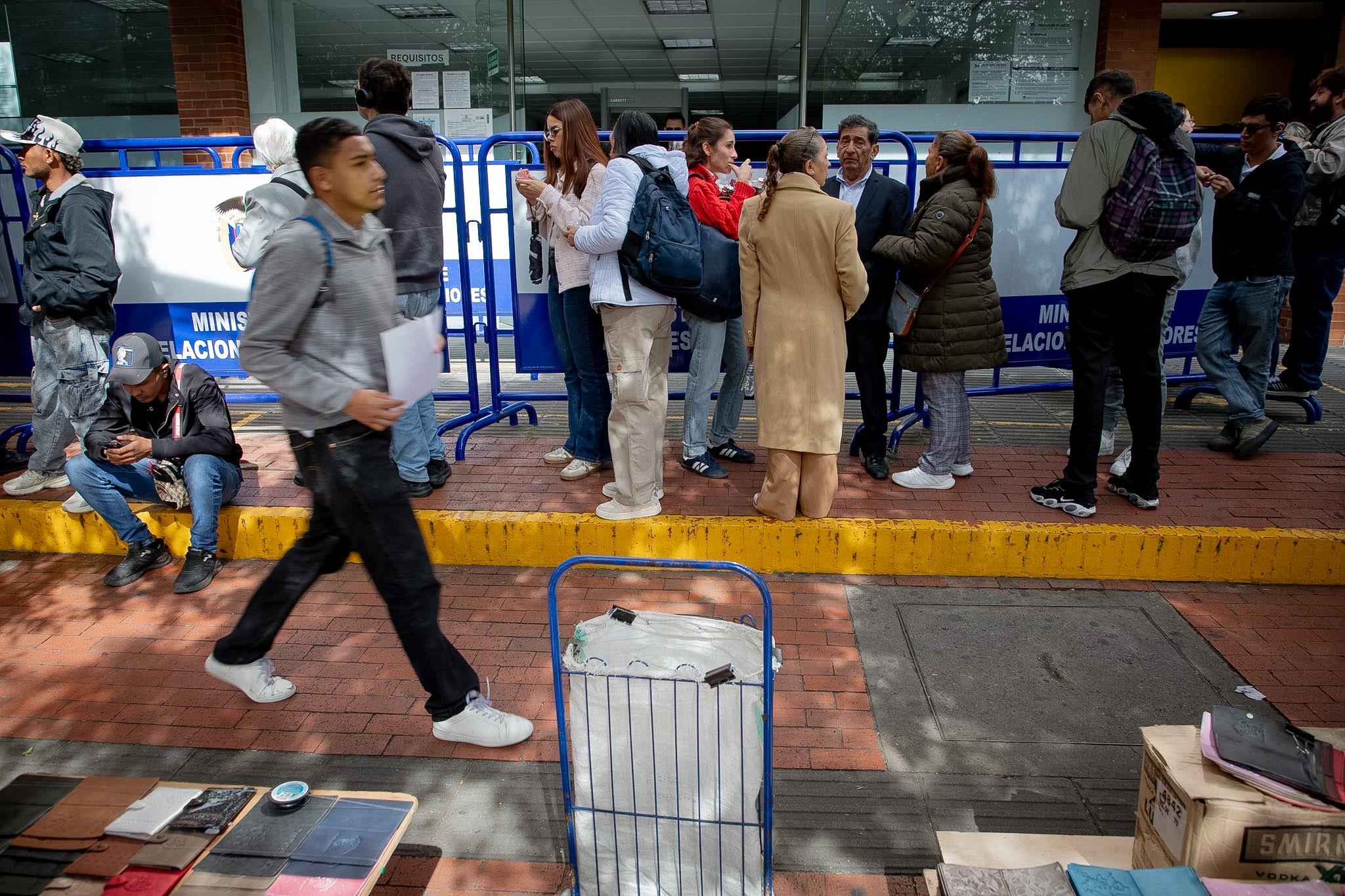 Filas pasaporte calle 100 Bogotá