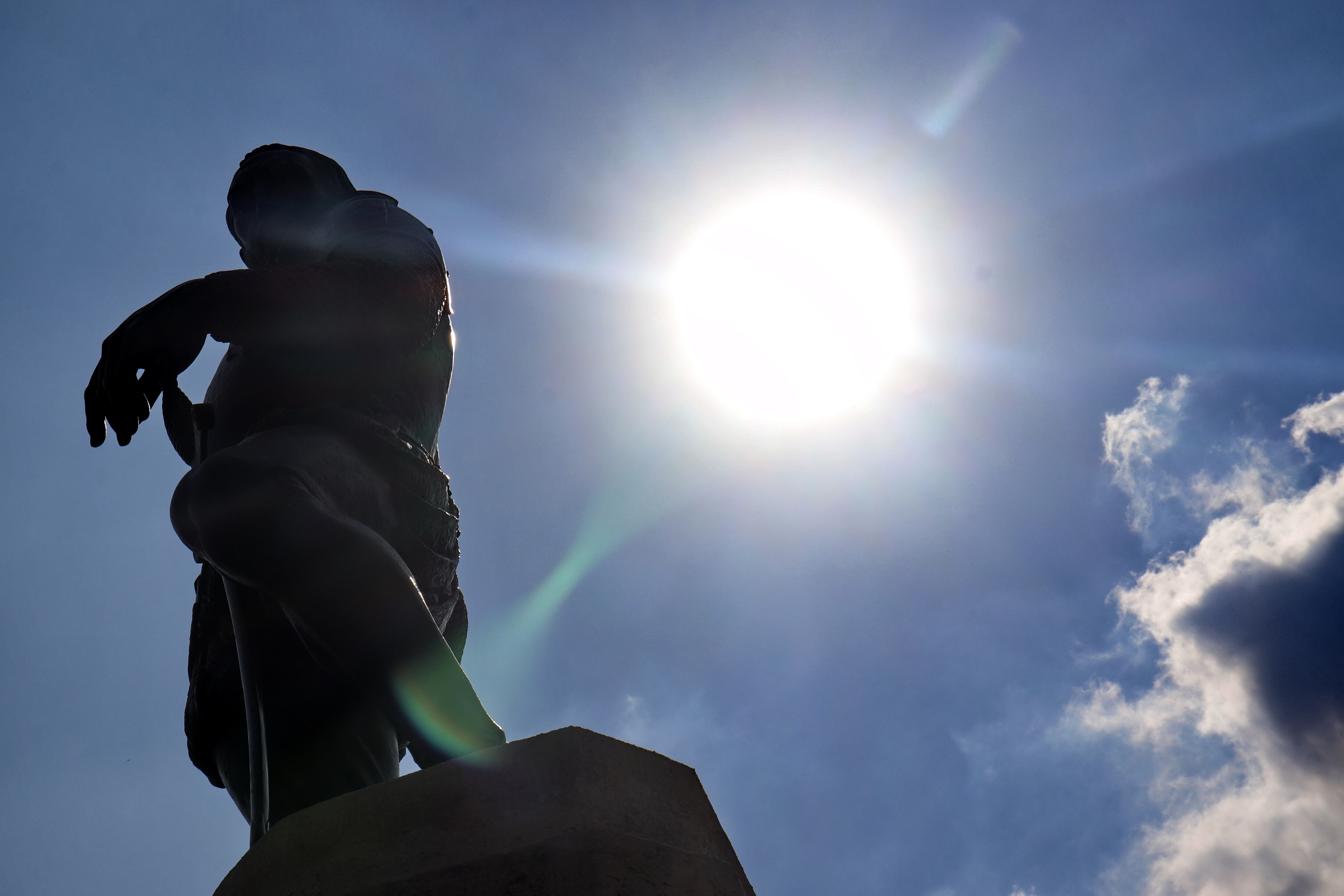 OLA DE CALOR EN CALI CON TEMPERATURAS QUE SUPERAN LOS 32 GRAOD SCENTÍGRADOS Y ALTA RADIACIÓN SOLAR