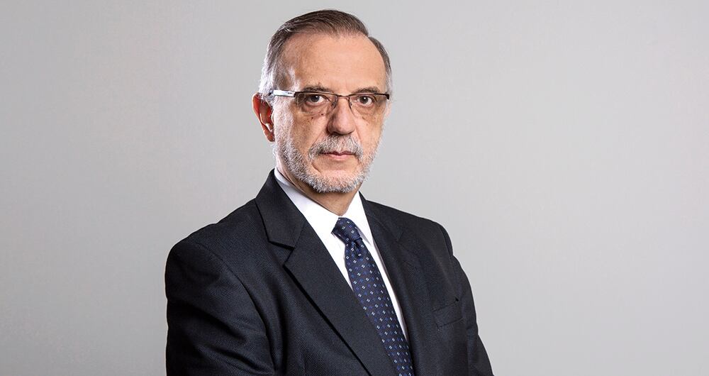  Sobre el ministro de Defensa designado, Iván Velásquez, Duque señala que este ha sido bastante agresivo con él en redes en el pasado, “pero ahora le toca asumir una responsabilidad que no es menor”. Desea que le vaya bien a Petro, a su Gobierno y a Colombia.