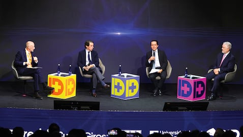 El foro HumanaMENTE reunió a los expresidentes José María Aznar e Iván Duque, al embajador de la Unión Europea François Roudié y al director de SEMANA, Yesid Lancheros, para abordar la salud mental como una prioridad de Estado.