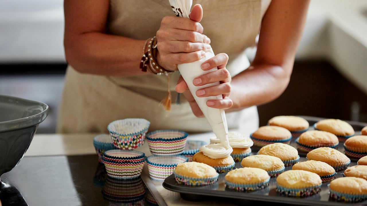 La docente y su esposo rellenaron cupcakes con semen. Imagen de referencia