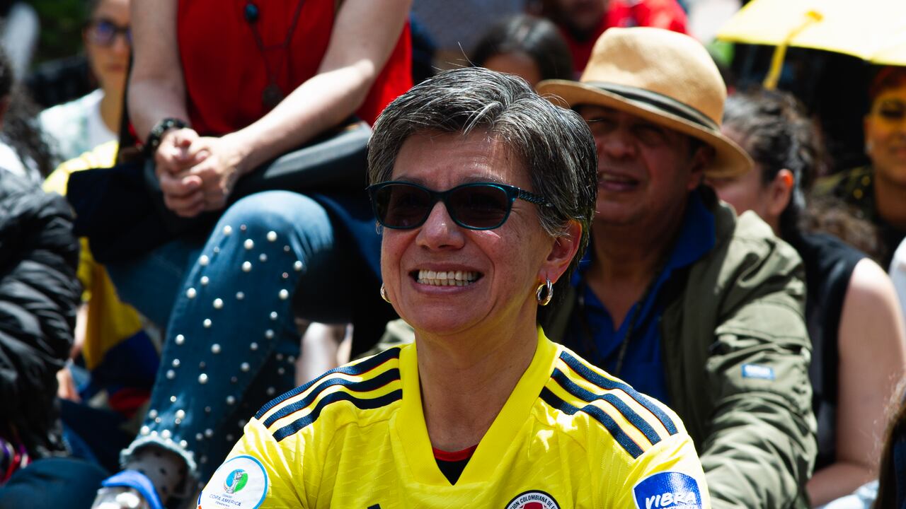 Bogota's mayor Claudia Lopez reacts eith Colombian fans as they gather across Bogota, Colombia to watch the final between Colombia and Spain for the U-17 Women's World Cup, on October 30, 2022. Colombia lost the match due to an own goal. (Photo by Sebastian Barros/NurPhoto via Getty Images)