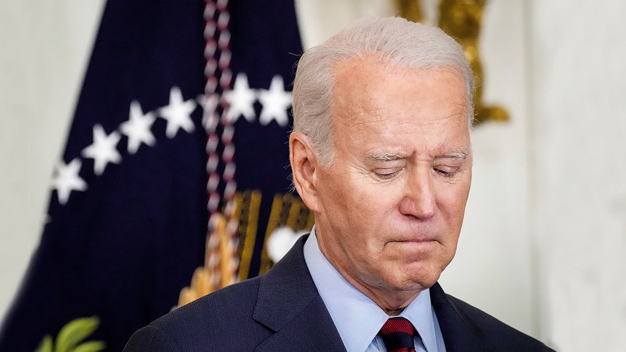 JOE BIDEN El mandatario no pasa por sus mejores momentos y podría llegar incluso a perder la reelección en el próximo año contra su máximo rival.