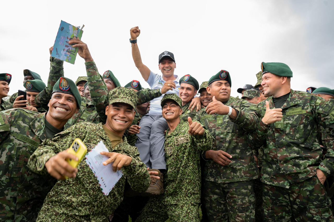 El Correo de la Gratitud, una actividad del Ministerio de Defensa, llegó a Tumaco.