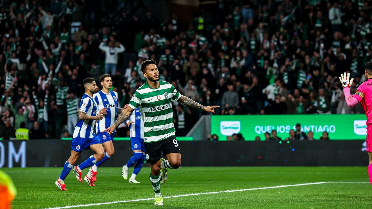 Luis Javier Suárez alcanzó la línea de los 30 goles con Sporting de Lisboa ante Porto.