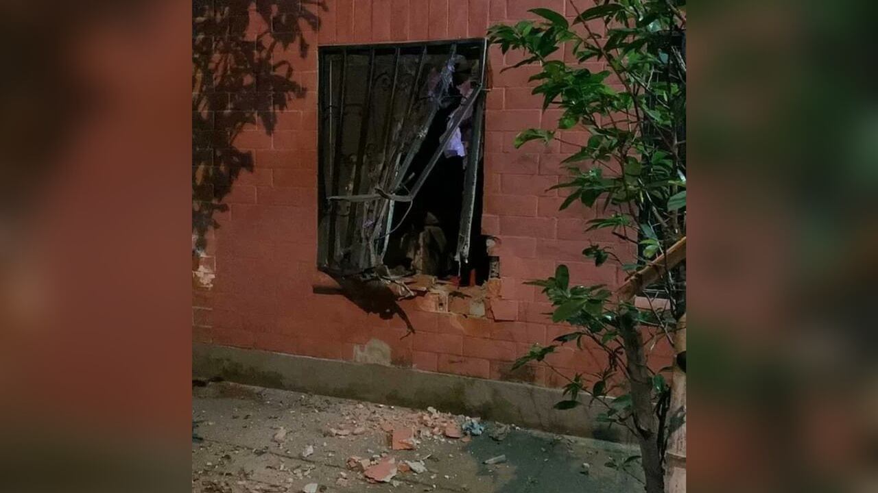 La vivienda sufrió daños materiales.