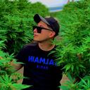 Santiago Luna, en su cuenta de Instagram, se perfila como un empresario de la industria del cannabis.