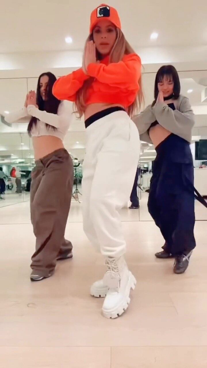 La cantante ha hecho su coreografía en varias ocasiones. Foto: Instagram @shakira.