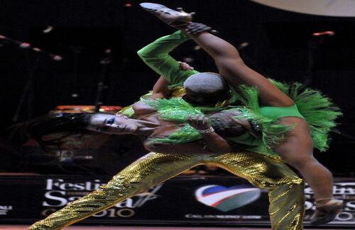  David Athrortua y Laura Rivas en el concurso de bailarines de salsa, categoría parejas.
