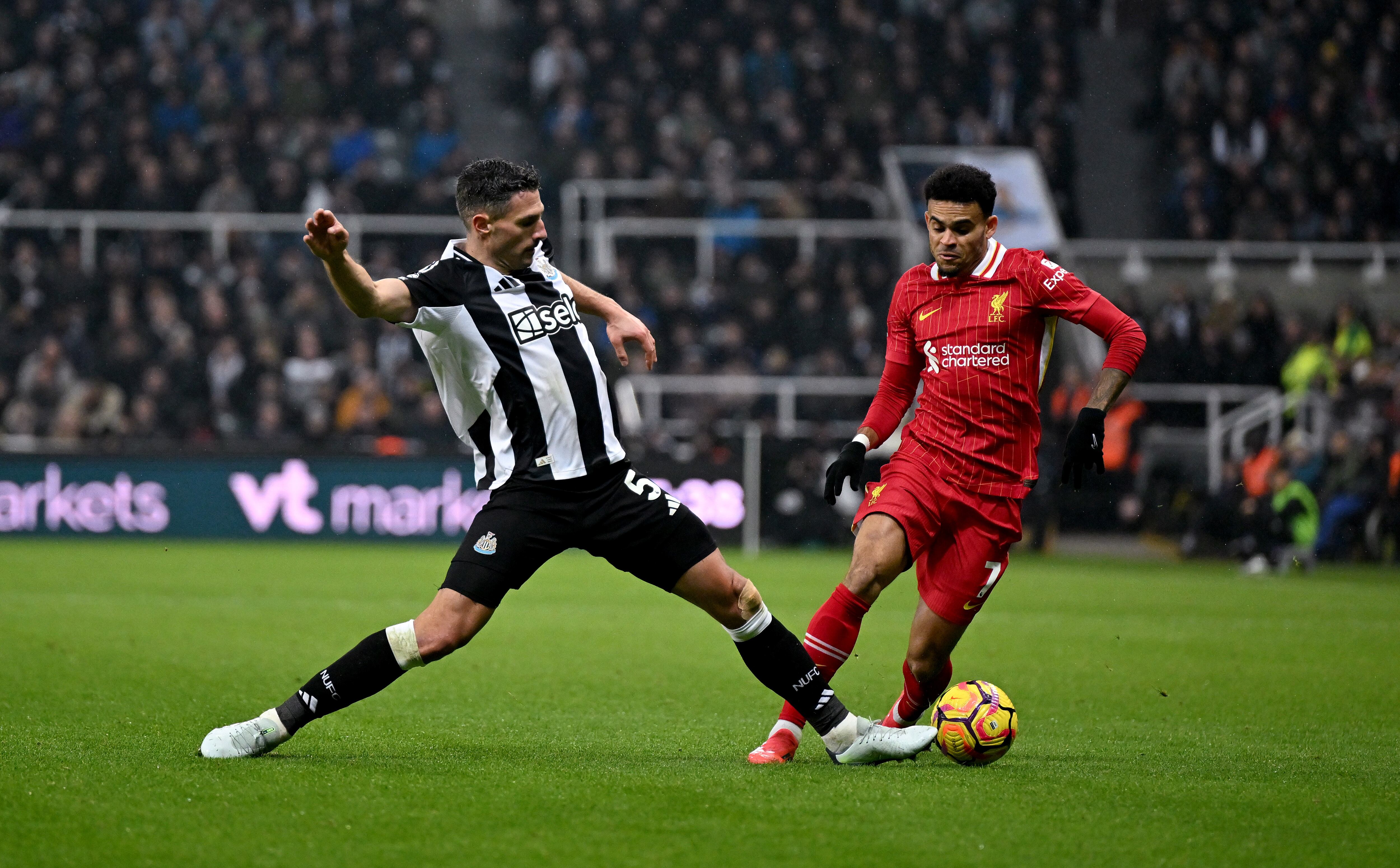 NEWCASTLE UPON TYNE, ENGLAND - DECEMBER 04: (THE SUN OUT, THE SUN ON SUNDAY OUT) Luis Diaz of Liverpool during the Premier League match between Newcastle United FC and Liverpool FC at St James' Park on December 04, 2024 in Newcastle upon Tyne, England. (Photo by Andrew Powell/Liverpool FC via Getty Images)