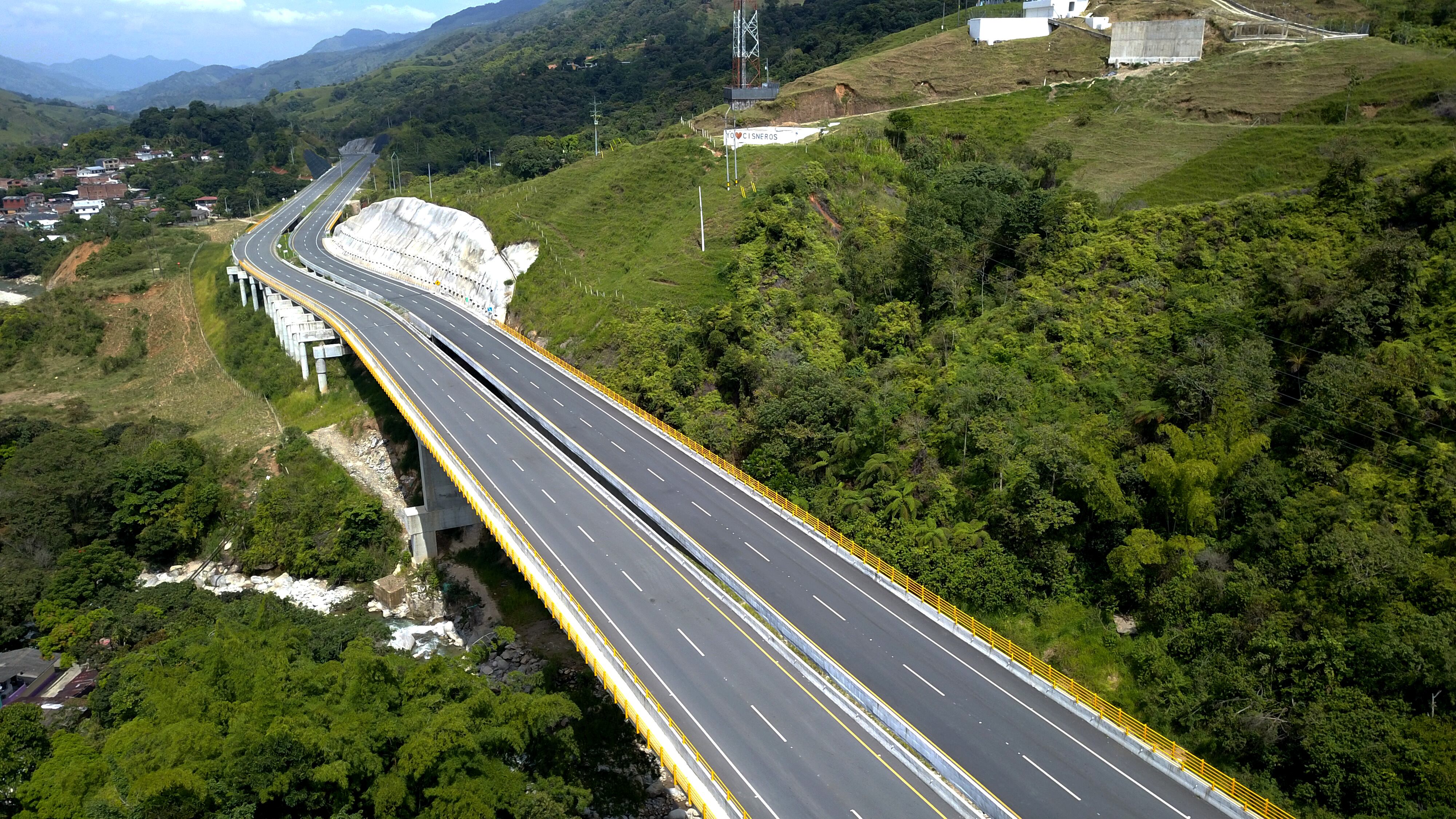 La Concesión de Vías del Nus contempló la creación de los corredores biológicos, entre los que se adecuaron 11 pasos de fauna, entre terrestres y aéreos.